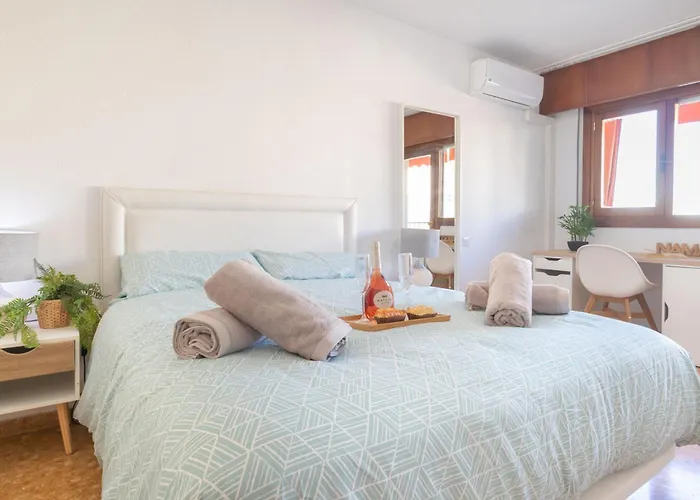 Center Lv * ماربيا